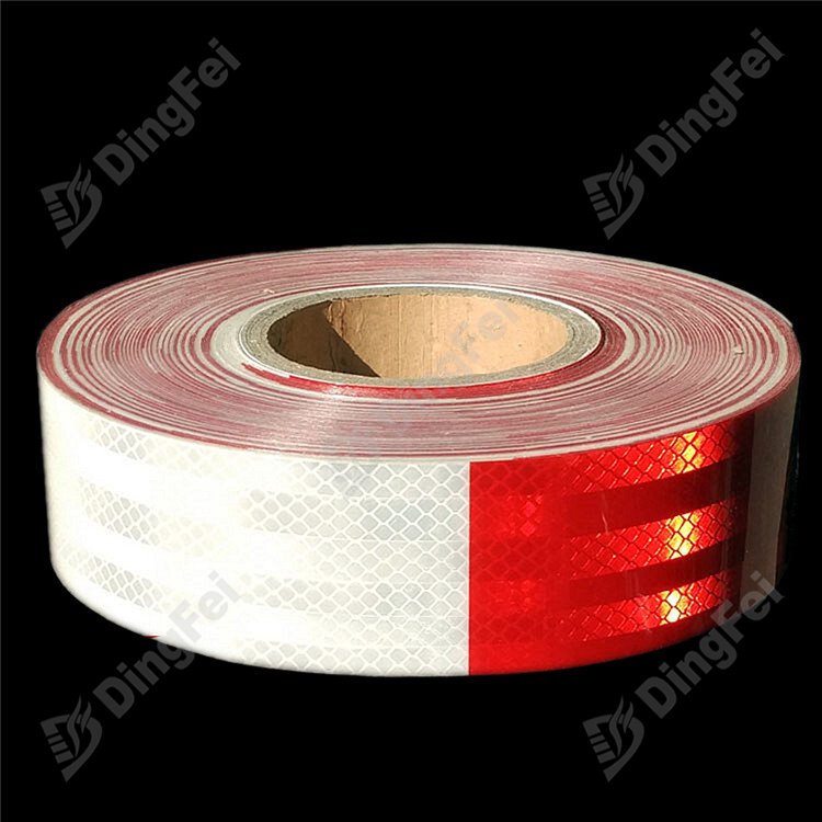 Reflective Tape On A Trailer - 